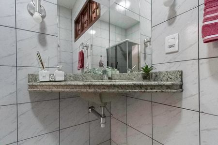Casa à venda com 255m², 3 quartos e 2 vagasBanheiro da Suíte 1
