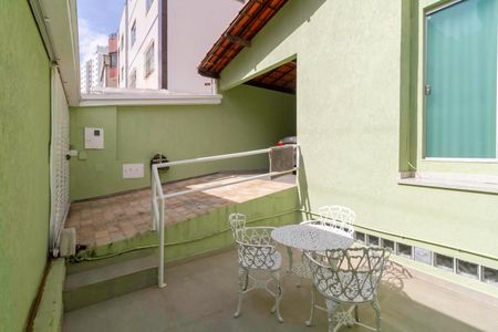 Casa à venda com 255m², 3 quartos e 2 vagasEntrada