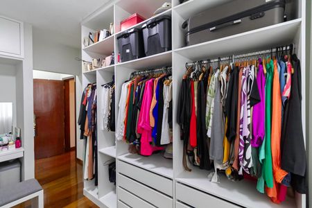 Casa à venda com 255m², 3 quartos e 2 vagasCloset da suíte 2