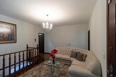 Casa à venda com 255m², 3 quartos e 2 vagasSala