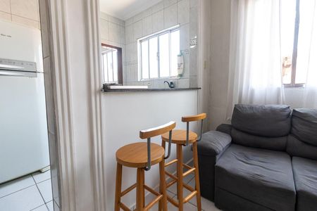 Detalhe da sala de casa de condomínio para alugar com 1 quarto, 60m² em Maracanã, Praia Grande