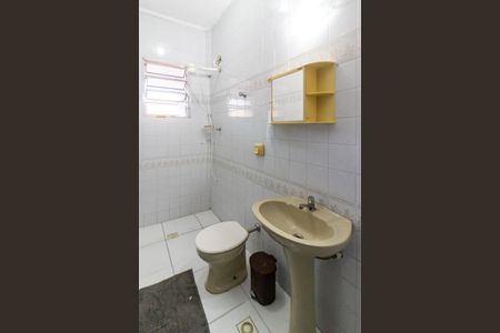 Casa de condomínio para alugar com 80m², 2 quartos e 1 vaga Casa de condomínio para alugar com 80m², 2 quartos e 1 vagaBanheiro social