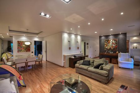 Sala de apartamento para alugar com 3 quartos, 191m² em Vila Suzana, São Paulo