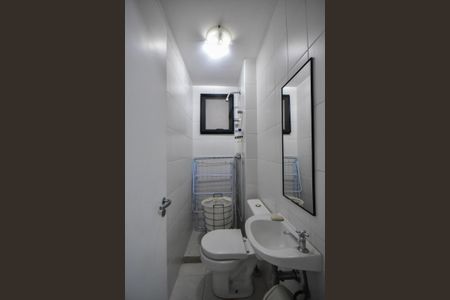 Apartamento para alugar com 191m², 3 quartos e 3 vagasBanheiro de Serviço