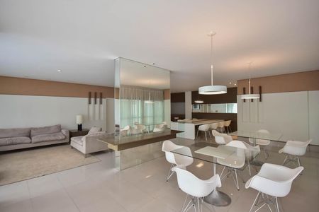 Apartamento para alugar com 191m², 3 quartos e 3 vagas Apartamento para alugar com 191m², 3 quartos e 3 vagasÁrea comum