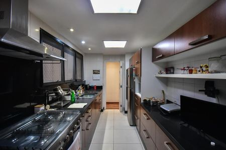 Apartamento para alugar com 191m², 3 quartos e 3 vagasCozinha