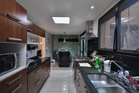 Apartamento para alugar com 191m², 3 quartos e 3 vagasCozinha