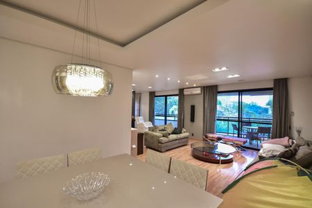 Apartamento para alugar com 191m², 3 quartos e 3 vagasSala