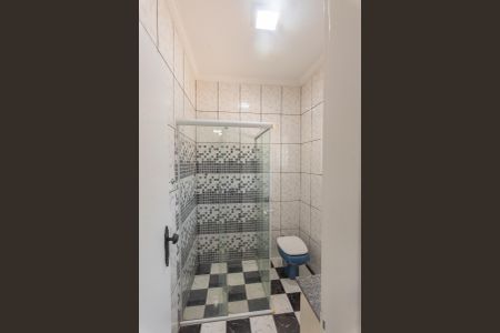 Casa para alugar com 333m², 4 quartos e 6 vagas Casa para alugar com 333m², 4 quartos e 6 vagasBanheiro da Suíte 2