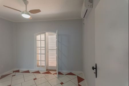 Casa para alugar com 333m², 4 quartos e 6 vagas Casa para alugar com 333m², 4 quartos e 6 vagasSuíte 1