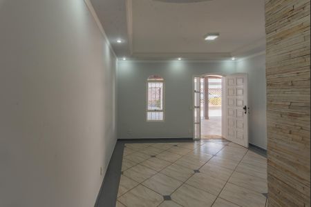 Casa para alugar com 333m², 4 quartos e 6 vagas Casa para alugar com 333m², 4 quartos e 6 vagasSala