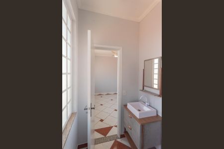 Casa para alugar com 333m², 4 quartos e 6 vagas Casa para alugar com 333m², 4 quartos e 6 vagasBanheiro da Suíte 4