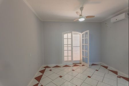 Casa para alugar com 333m², 4 quartos e 6 vagas Casa para alugar com 333m², 4 quartos e 6 vagasSuíte 1