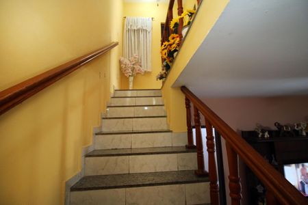 Sala - Escada 2º piso de casa à venda com 4 quartos, 127m² em Irajá, Rio de Janeiro