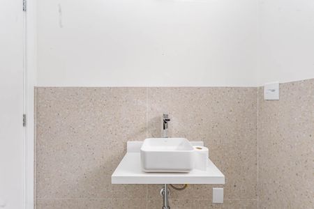 Banheiro Social de apartamento para alugar com 1 quarto, 40m² em Bosque da Saúde, São Paulo