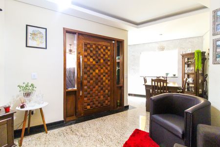 Casa à venda com 197m², 3 quartos e 2 vagasSala
