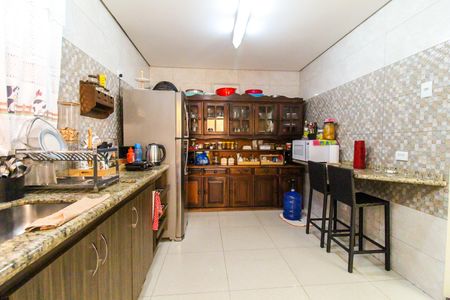 Casa à venda com 197m², 3 quartos e 2 vagasCozinha