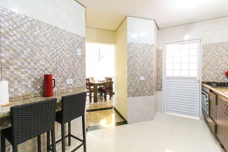 Casa à venda com 197m², 3 quartos e 2 vagasCozinha