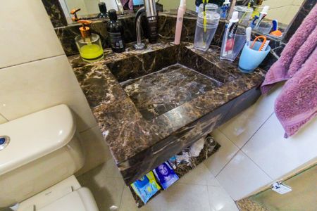 Casa à venda com 197m², 3 quartos e 2 vagasBanheiro da Suíte