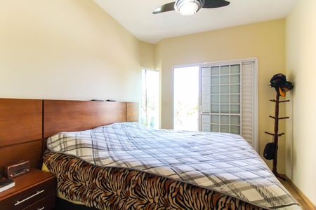 Casa à venda com 197m², 3 quartos e 2 vagasSuíte