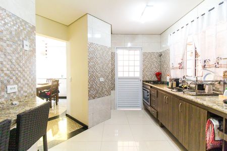 Casa à venda com 197m², 3 quartos e 2 vagasCozinha