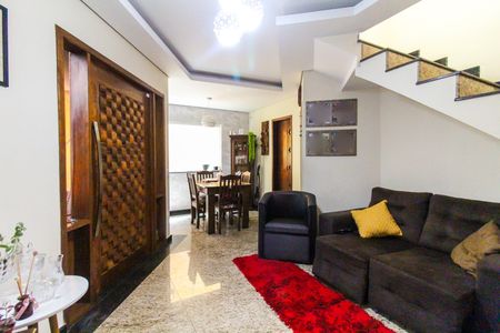 Casa à venda com 197m², 3 quartos e 2 vagasSala