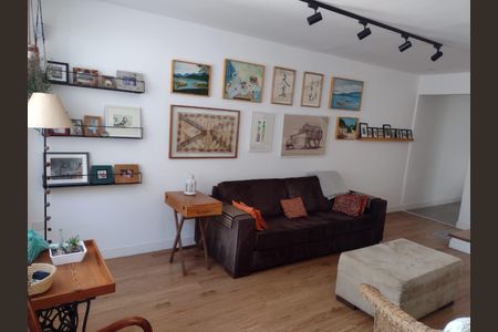 Sala de casa à venda com 3 quartos, 116m² em Chácara Monte Alegre, São Paulo