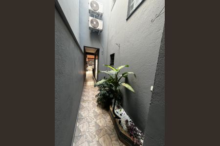 Casa à venda com 225m², 3 quartos e 2 vagasEntrada