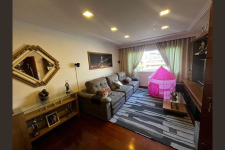 Casa à venda com 225m², 3 quartos e 2 vagasSala