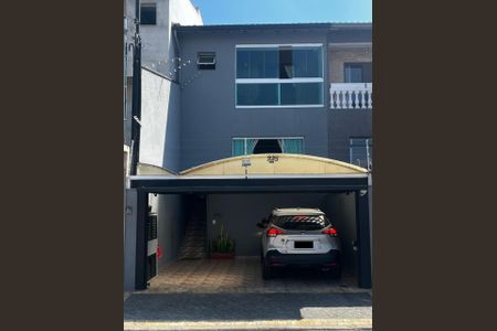 Casa à venda com 225m², 3 quartos e 2 vagasGaragem