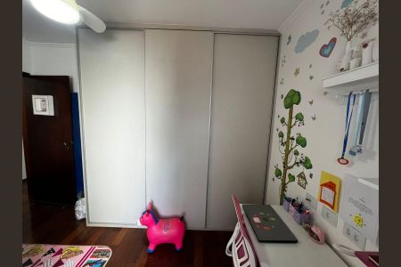 Casa à venda com 225m², 3 quartos e 2 vagasQuarto