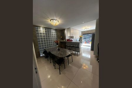 Casa à venda com 225m², 3 quartos e 2 vagasCozinha