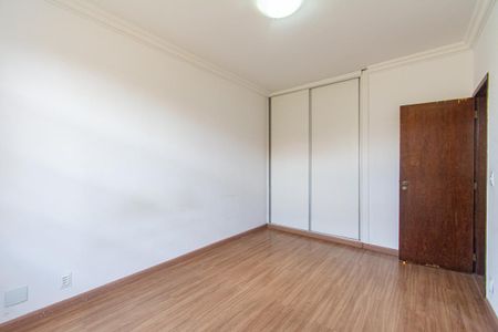 Quarto 1 de apartamento à venda com 2 quartos, 110m² em Sagrada Família, Belo Horizonte