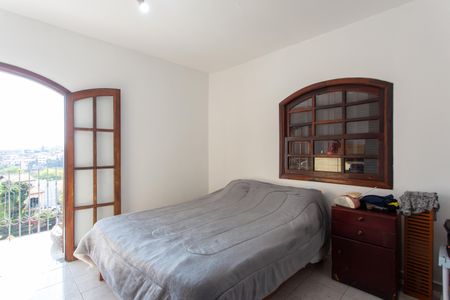 Casa para alugar com 345m², 4 quartos e 4 vagas Casa para alugar com 345m², 4 quartos e 4 vagasQuarto 2