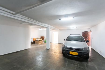 Casa para alugar com 345m², 4 quartos e 4 vagas Casa para alugar com 345m², 4 quartos e 4 vagasGaragem