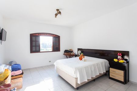 Casa para alugar com 345m², 4 quartos e 4 vagas Casa para alugar com 345m², 4 quartos e 4 vagasSuíte