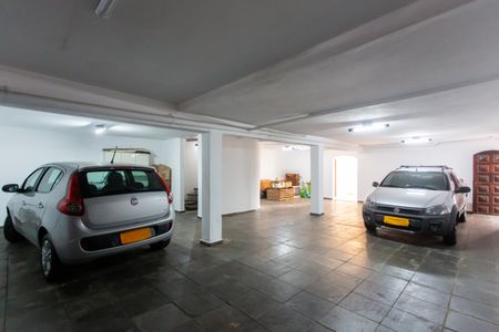 Casa para alugar com 345m², 4 quartos e 4 vagas Casa para alugar com 345m², 4 quartos e 4 vagasGaragem