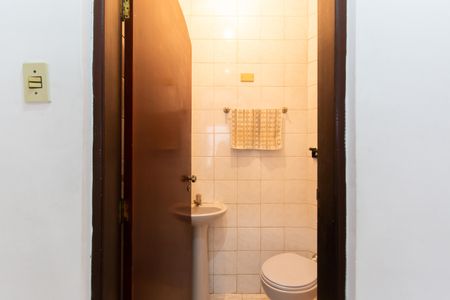 Casa para alugar com 345m², 4 quartos e 4 vagas Casa para alugar com 345m², 4 quartos e 4 vagasLavabo