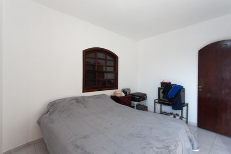 Casa para alugar com 345m², 4 quartos e 4 vagas Casa para alugar com 345m², 4 quartos e 4 vagasQuarto 2