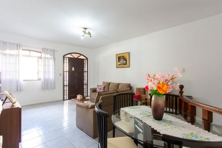 Casa para alugar com 345m², 4 quartos e 4 vagas Casa para alugar com 345m², 4 quartos e 4 vagasSala 1