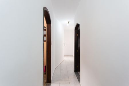 Casa para alugar com 345m², 4 quartos e 4 vagas Casa para alugar com 345m², 4 quartos e 4 vagasCorredor