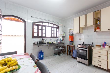 Casa para alugar com 345m², 4 quartos e 4 vagas Casa para alugar com 345m², 4 quartos e 4 vagasCozinha 1