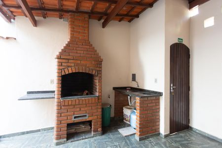 Casa para alugar com 345m², 4 quartos e 4 vagas Casa para alugar com 345m², 4 quartos e 4 vagasÁrea coÁrea comum - Churrasqueiramum - Churrasqueira