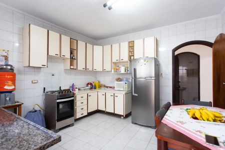 Casa para alugar com 345m², 4 quartos e 4 vagas Casa para alugar com 345m², 4 quartos e 4 vagasCozinha 1