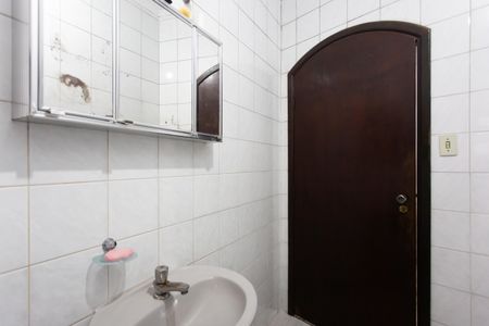 Casa para alugar com 345m², 4 quartos e 4 vagas Casa para alugar com 345m², 4 quartos e 4 vagasBanheiro 2