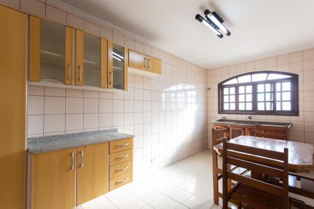 Casa para alugar com 345m², 4 quartos e 4 vagas Casa para alugar com 345m², 4 quartos e 4 vagasCozinha 2