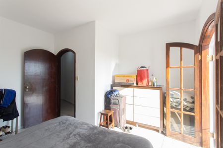 Casa para alugar com 345m², 4 quartos e 4 vagas Casa para alugar com 345m², 4 quartos e 4 vagasQuarto 2