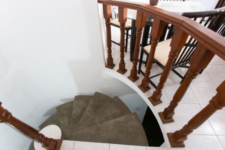 Casa para alugar com 345m², 4 quartos e 4 vagas Casa para alugar com 345m², 4 quartos e 4 vagasEscada / Garagem