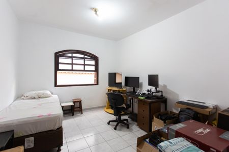 Casa para alugar com 345m², 4 quartos e 4 vagas Casa para alugar com 345m², 4 quartos e 4 vagasQuarto 1