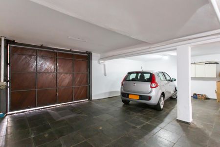 Casa para alugar com 345m², 4 quartos e 4 vagas Casa para alugar com 345m², 4 quartos e 4 vagasGaragem